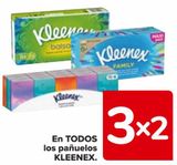 Oferta de En TODOS los pañuelos KLEENEX  en Carrefour