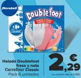 Oferta de Helado Doublefoot fresa y nata Carrefour Clasic  por 2,29€ en Carrefour