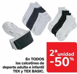 Oferta de En TODOS los calcetines de deporte adulto e infantil TEX y TEX BASIC  en Carrefour